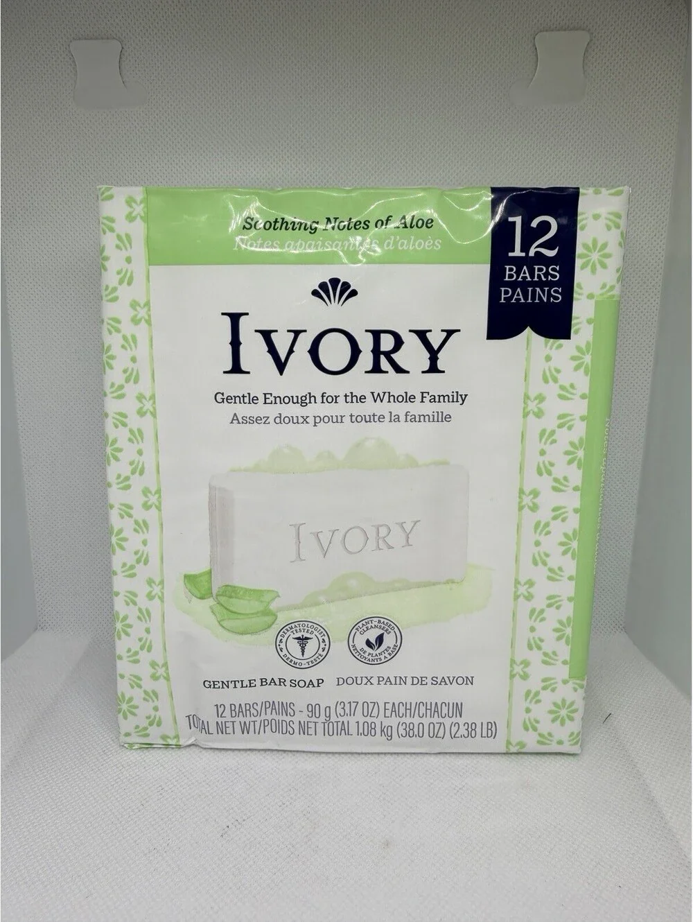Ivory Soothing Notes Of Aloe 12 Bars Gentle Soap For Whole Family 38oz.